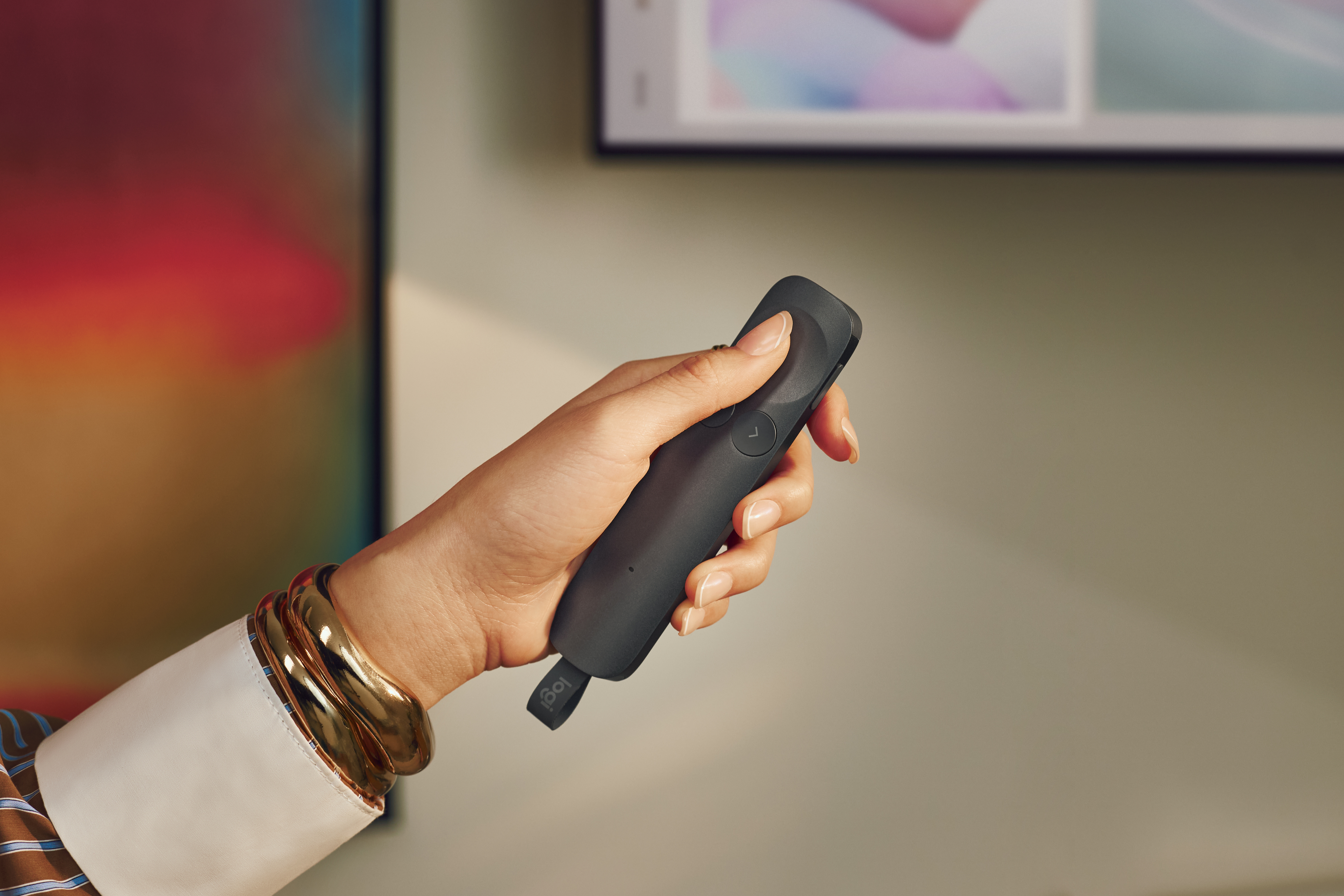 Logitech spotlight 2 | haptični odziv in digitalno označevanje | bluetooth 5. 1 in logi bolt usb-c | grafitni brezžični presenter 4 Logitech spotlight 2 brezžični presenter za poslovne predstavitve