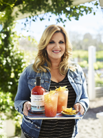 Trisha Yearwood's Summer in a Cup by Williams Sonoma is the official cocktail of Stagecoach Music Festival (Photo: Business Wire)