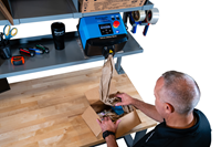 The FillPak® Mini void fill converter combines a small footprint with multiple operating modes, including a foot pedal, allowing hands-free operation even while ergonomically positioned at eye-level.